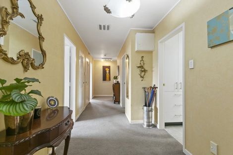 Photo of property in Landscape Apartments, 123-125 Austin Street, Mount Victoria, Wellington, 6011