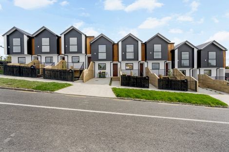 Photo of property in 1/2 Windermere Crescent, Blockhouse Bay, Auckland, 0600