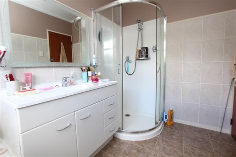 Photo of property in 35 Acacia Crescent, Glenview, Hamilton, 3206