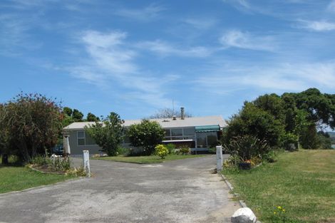 Photo of property in 96 Wharf Road, Clarks Beach, Pukekohe, 2679