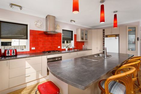 Photo of property in 15a Roretana Drive, Athenree, Katikati, 3177