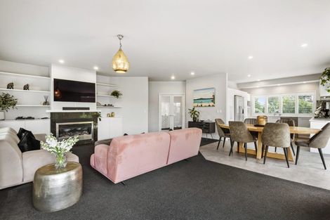 Photo of property in 24 Muritai Road, Milford, Auckland, 0620