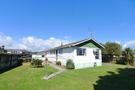 Photo of property in 14 Ewbank Place, Manurewa, Auckland, 2102