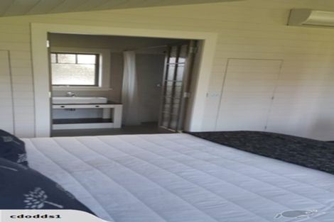 Photo of property in 20 Seabreeze Road, Narrow Neck, Auckland, 0624