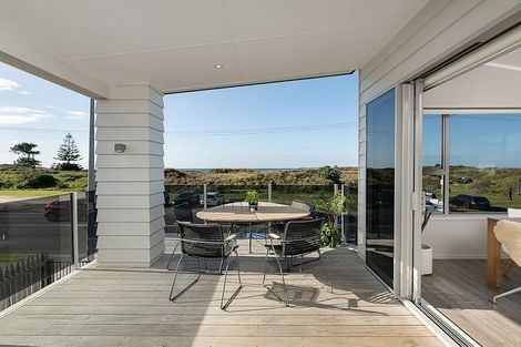 Photo of property in 912a Papamoa Beach Road, Papamoa Beach, Papamoa, 3118