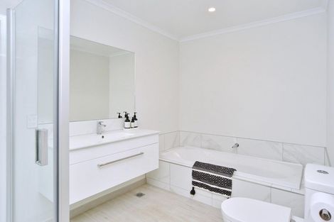 Photo of property in 15 Holmes Hanover Lane, Halswell, Christchurch, 8025