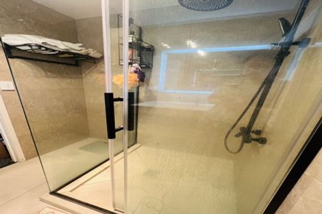 Photo of property in 391 Roscommon Road, Clendon Park, Auckland, 2103