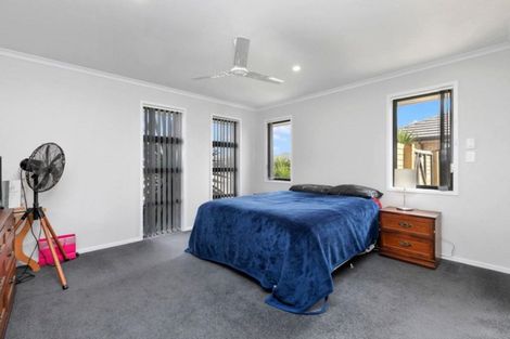 Photo of property in 23 Rainey Crescent, Papamoa Beach, Papamoa, 3118