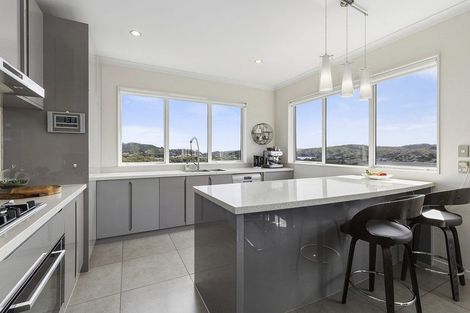 Photo of property in 8 Polestar Lane, Whitby, Porirua, 5024
