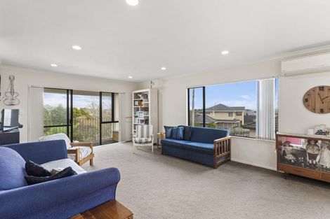 Photo of property in 18 Navan Place, Dannemora, Auckland, 2016