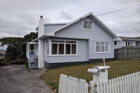 Photo of property in 976 East Coast Road, Northcross, Auckland, 0632