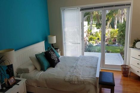 Photo of property in 2 Staines Avenue, Mangere East, Auckland, 2024