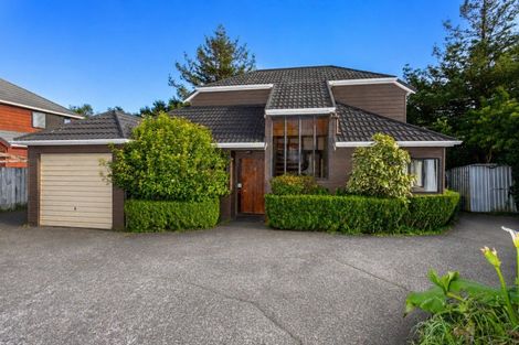 Photo of property in 2/32 Centorian Drive, Windsor Park, Auckland, 0632