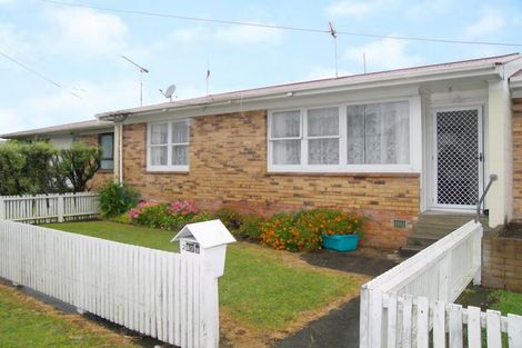 Photo of property in 2/17 Settlement Road, Papakura, 2110
