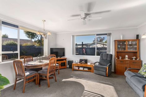 Photo of property in 26 Royal Park Drive, Parklands, Christchurch, 8083