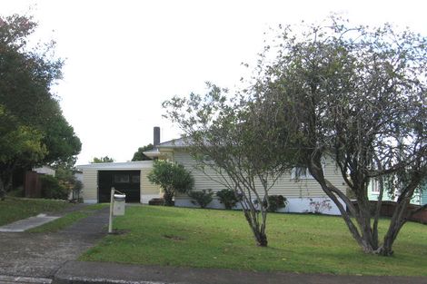 Photo of property in 4 Sarona Avenue, Glen Eden, Auckland, 0602