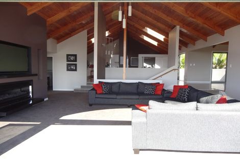 Photo of property in 10 Gulf Harbour Drive, Gulf Harbour, Whangaparaoa, 0930