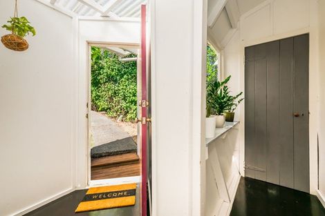 Photo of property in 169 Wellington Road, Paekakariki, 5034