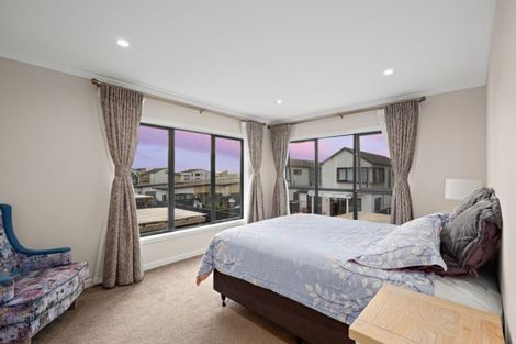 Photo of property in 14 Sacred Kingfisher Road, Hobsonville, Auckland, 0616