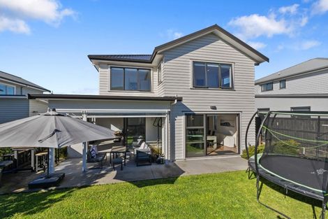 Photo of property in 10 Onekura Street, Red Beach, 0932