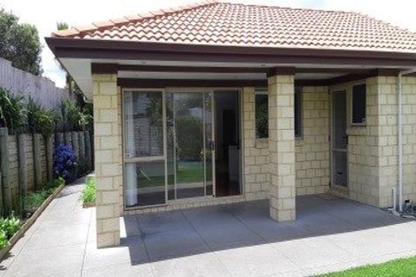 Photo of property in 14 Andre Rise, Stanmore Bay, Whangaparaoa, 0932