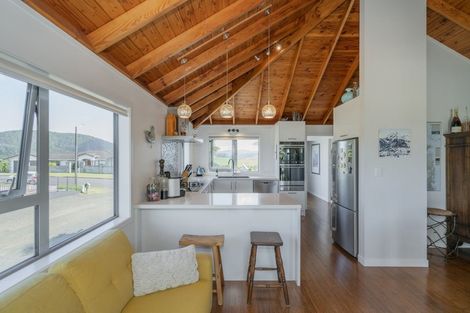 Photo of property in 111 Centennial Drive, Whitianga, 3510