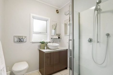 Photo of property in 2/80 Seaview Road, Castor Bay, Auckland, 0620