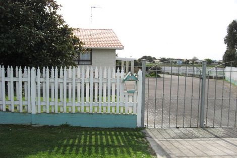 Photo of property in 23 Awatea Avenue, Paraparaumu, 5032