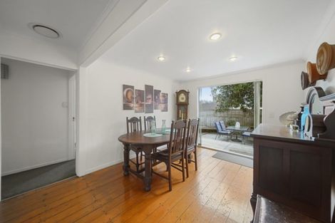 Photo of property in 1/9 Luplau Crescent, Cockle Bay, Auckland, 2014