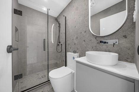 Photo of property in 5/220 Pakuranga Road, Pakuranga Heights, Auckland, 2010