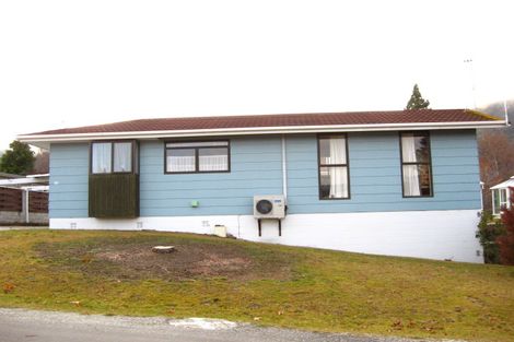 Photo of property in 16 Argyle Place, Arrowtown, 9302