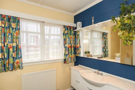 Photo of property in 10 Solway Street, Holmes Hill, Oamaru, 9401