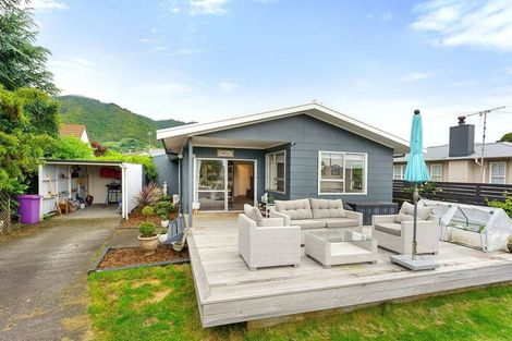 Photo of property in 7 Graham Grove, Waikanae, 5036