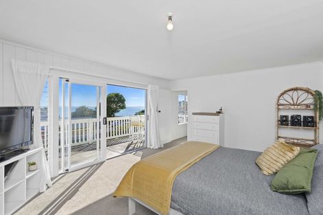 Photo of property in 3 Crispe Road, Clarks Beach, 2122