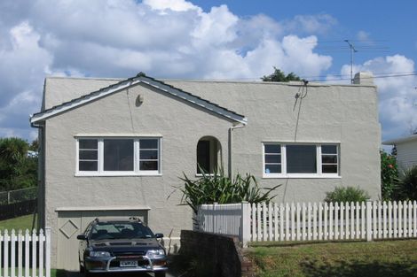 Photo of property in 42 Nikau Street, New Lynn, Auckland, 0600