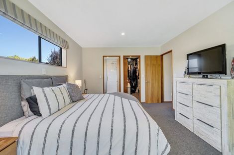 Photo of property in 18 Vanderbilt Place, Halswell, Christchurch, 8025