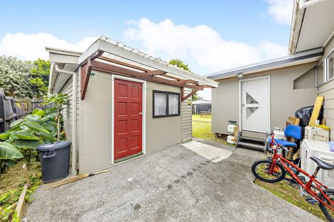 Photo of property in 13 Brent Place, Manurewa, Auckland, 2102