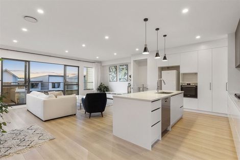 Photo of property in 4 Moki Place, Long Bay, Auckland, 0630