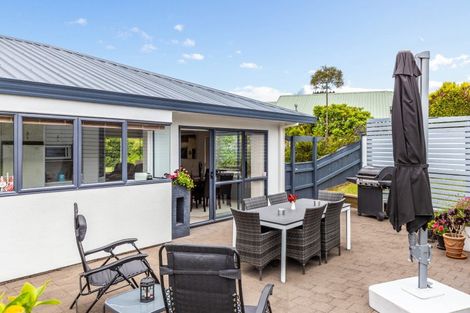 Photo of property in 35 Kinder Street, Acacia Bay, Taupo, 3330