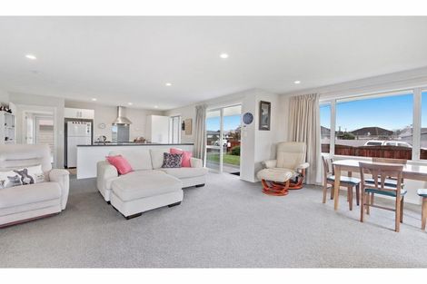 Photo of property in 17 Portchester Street, Aranui, Christchurch, 8061