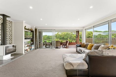 Photo of property in 44 Butterworth Crescent, Papamoa Beach, Papamoa, 3118