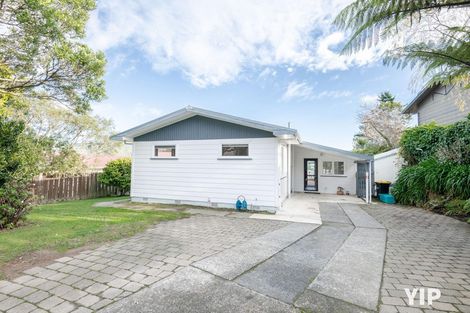 Photo of property in 96 Stewart Drive, Newlands, Wellington, 6037