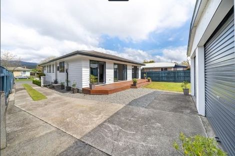 Photo of property in 198 California Drive, Totara Park, Upper Hutt, 5018