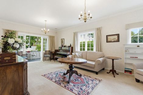 Photo of property in 3 Selwyn Crescent, College Estate, Whanganui, 4500