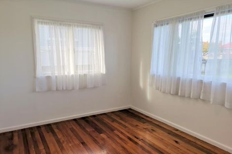 Photo of property in 216 Te Atatu Road, Te Atatu South, Auckland, 0610