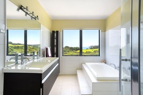 Photo of property in 431 Onemana Drive, Onemana, Whangamata, 3691