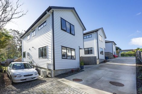 Photo of property in 18c Edgware Road, West Harbour, Auckland, 0618