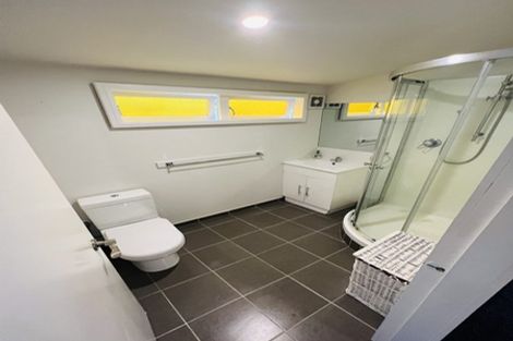 Photo of property in 50 Lauderdale Road, Birkdale, Auckland, 0626