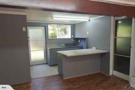 Photo of property in 35 Easton Park Parade, Glenfield, Auckland, 0629