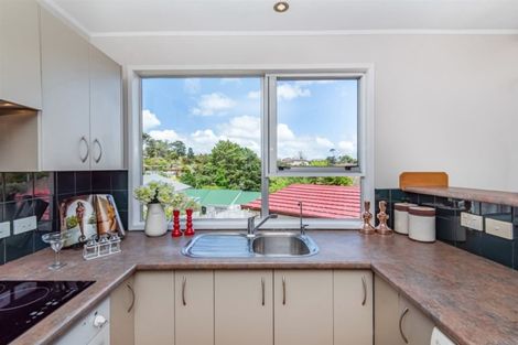 Photo of property in 4 Charnley Grove, Glenfield, Auckland, 0629